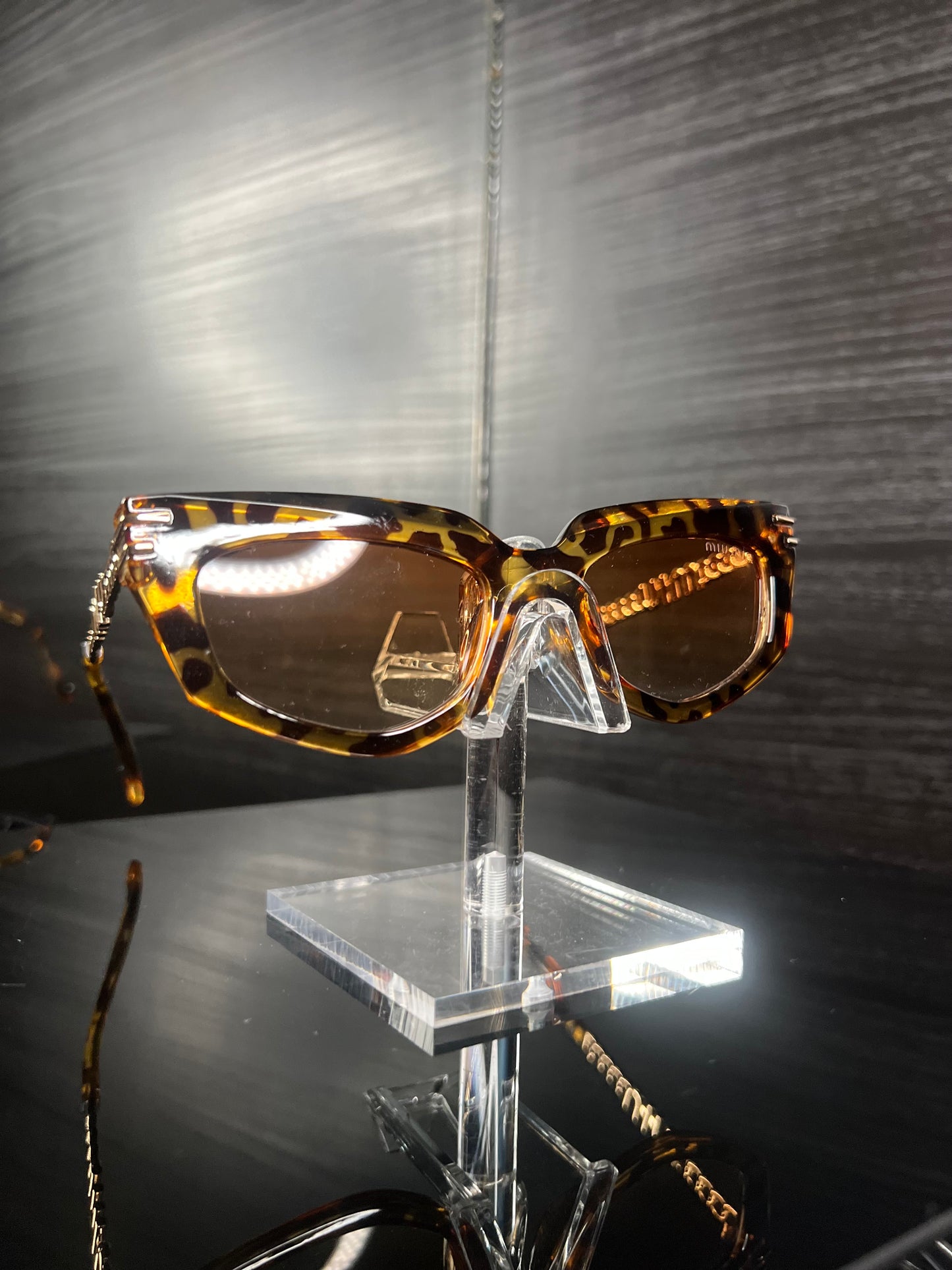Shades That Bloom